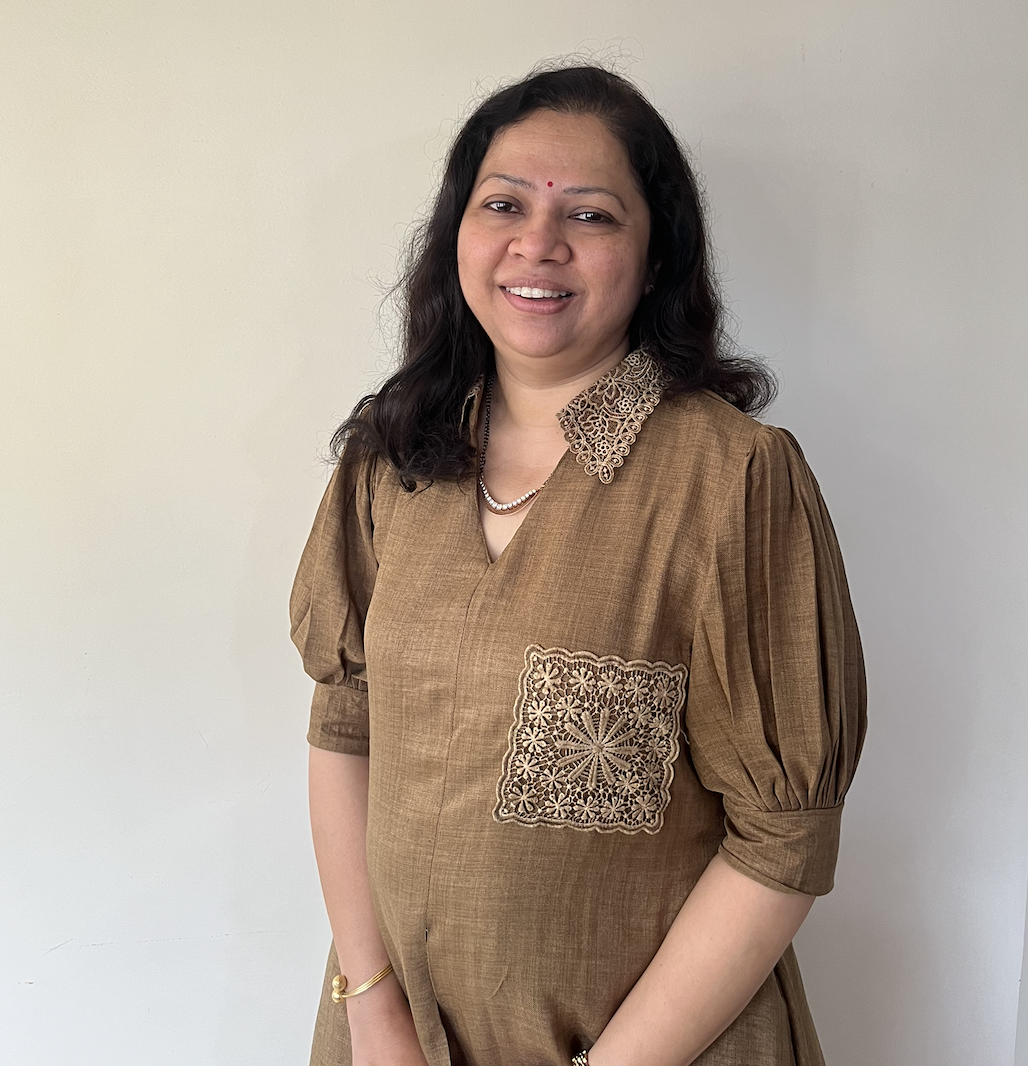 Advisor in office